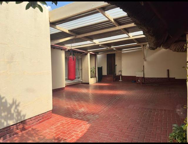 2 BEDROOM HOUSE FOR SALE IN LAUDIUM